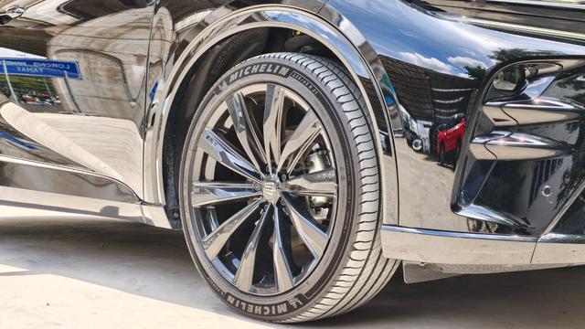 2025 Toyota Crown Sport 2.5 Z HEV SUV - 3