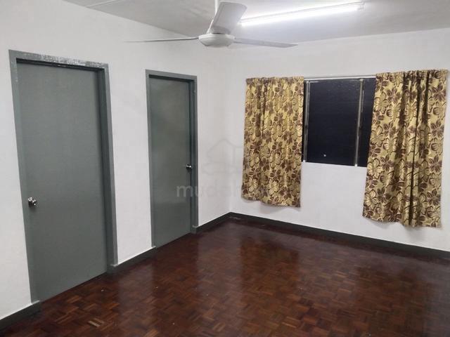 Flat PKNS Seksyen 24 Shah Alam 1