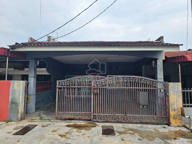 Renovated Single Storey Teres House At Eastern Garden Teluk intan 1