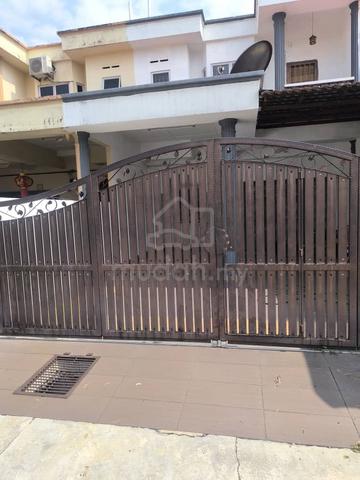 Double Storey House For Rent in Telok Panglima Garang 1