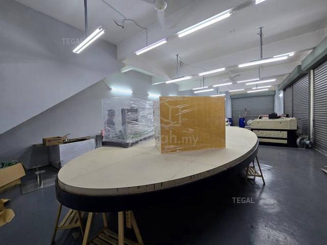 High Roi! Facing Road Perindustrian Puchong Utama Ground Floor Shop 1