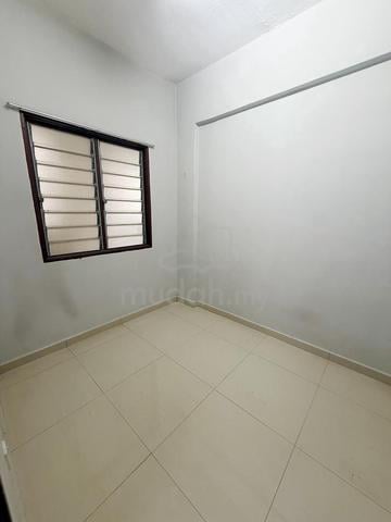 Rumah Pangsa Larkin ( Flat Larkin ) 4