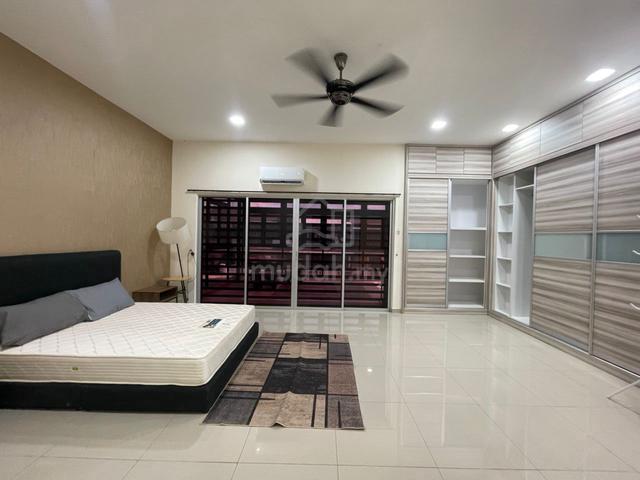 Taman Awani Bangi Bangi Lama Bilik master with Private balcony n bath 1