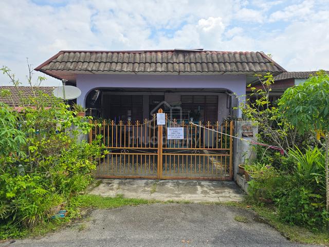 Single Storey House At RPA Chenderong, Batu Gajah, Perak. 1