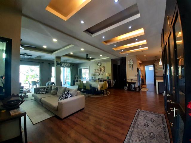 3-Storey Corner Lot Semi D Lakehill Villas Bangi Pool View Furnished 3
