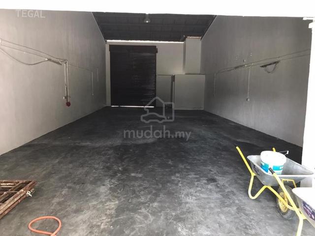 Freehold 25x80 Perindustrian Bukit Kemuning Seksyen 34 1.5 Sty Factory 1