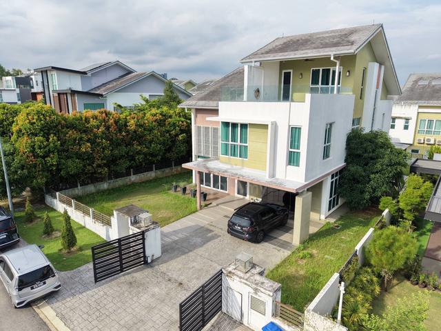 2.5 Storey Bungalow House, End Lot  Astellia, Denai Alam 1