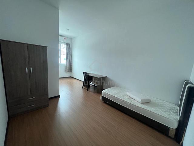 Room for rent in a double storey terrace house at The Heights 3,Lopeng 1