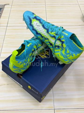 Soccer Shoes - photo 3 of 3