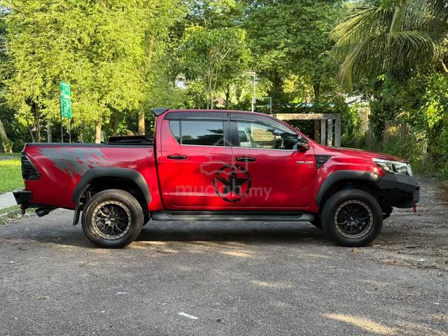 2019 Toyota HILUX 2.8 BLACK EDITION 4X4 (A) - 4
