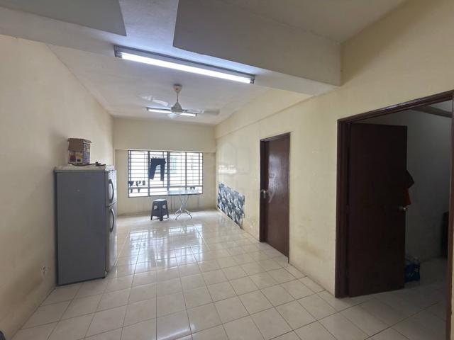 Dataran Otomobil Apartment 1