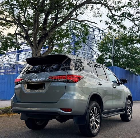 Toyota Fortuner 2.7 SRZ 4x4 (A) 1owner PowerBoot - 2