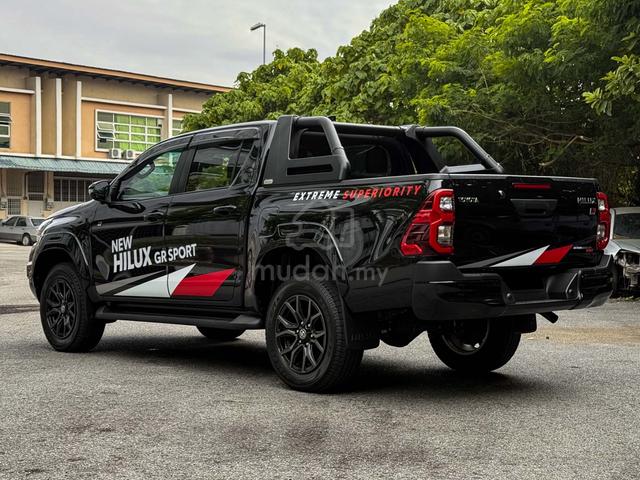 2025 Toyota HILUX 2.8 GR SPORT MY23 (A) - 4