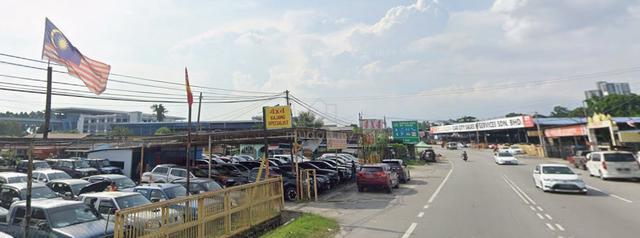 [Lowest Price] Kampung Batu 12 Used Car Lot for Room 1