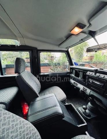 2002 Land Rover DEFENDER 2.5 110SW (M) - 3