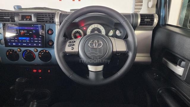 2014 Toyota FJ 4.0 CRUISER (A) 3 Year Warranty!! - 4