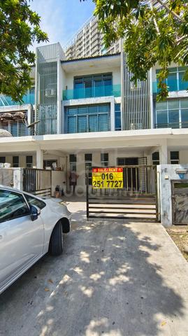 Bangi Avenue 3storey 1