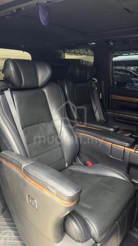 2015 Toyota ALPHARD 2.5 Hybrid Executive Lounge - 4