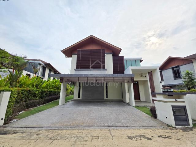 [FURNISHED & SPACIOUS] with pool 2 Storey Bungalow Danau Suria @ P16 1