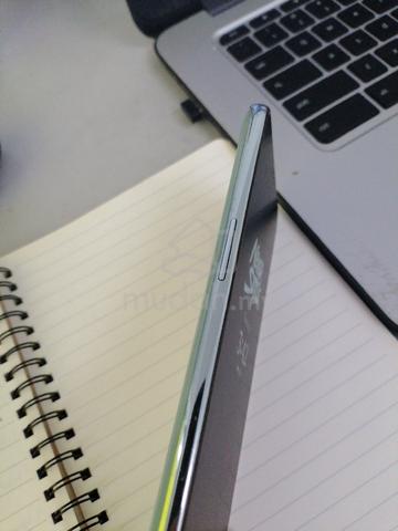 OnePlus 10t selling urgently  - photo 3 of 6