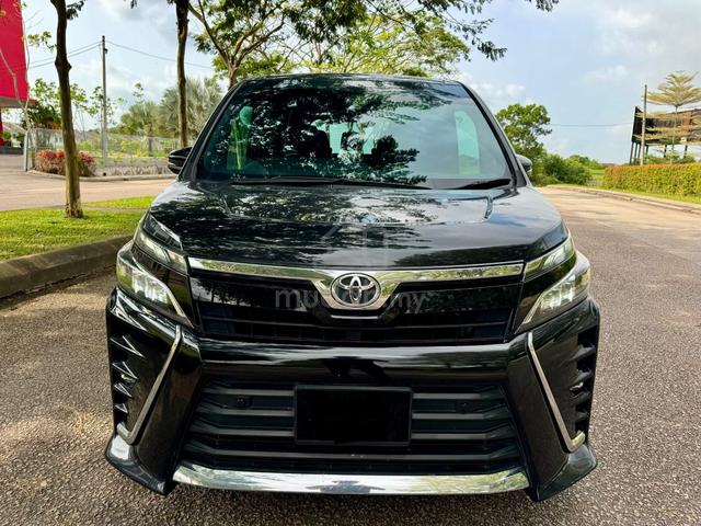 2020 Toyota VOXY 2.0 ZS KIRAMEKI II (A) - 2