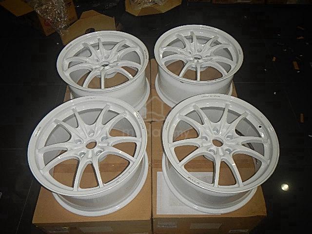 Mugen MF10 18x9.5 +45 5x114.3 White (SET) main image 1