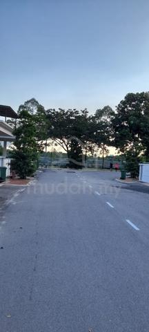 Guarded 2 Storey Semi D at Hijauan Valdor 3