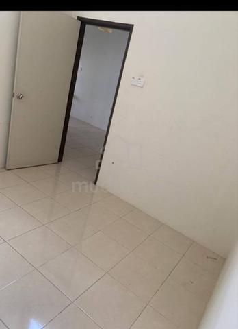 Room for Rent - Rumah Teres, Jalan Kebun 1