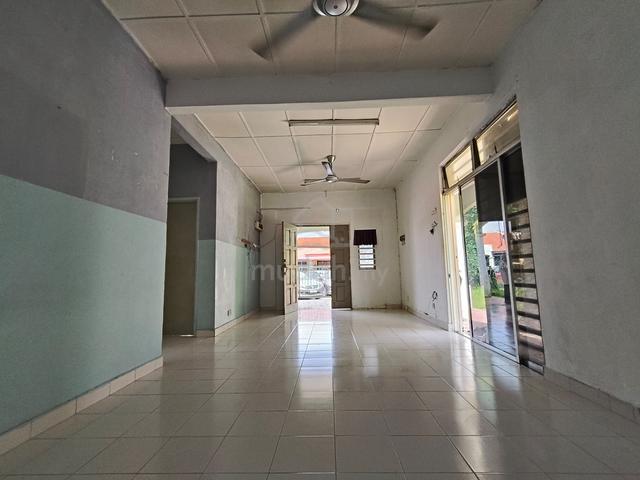 Corner Lot + 4200 sqt + 4 Bilik Teres di Jalan Angkasa, Banting 1