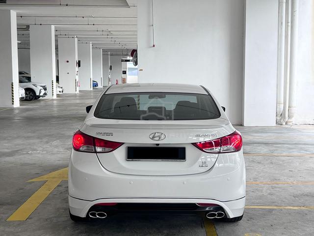 Hyundai ELANTRA 1.8 PREMIUM (A) S.ROOF / L.SEAT - 4