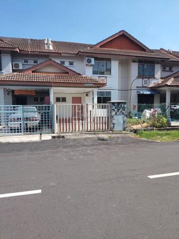 Pantai Sepang Putra 2 storey house For Sale 1