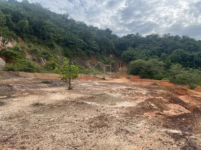 3.84 ekar Tanah Status Bangunan, Tepi kawasan Banglo di Dengkil 1