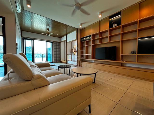 Queens Residences Q1 @ Queens Waterfront 1