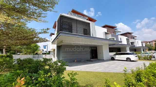 Corner Bungalow in Long Branch Residence Kota Kemuning 1