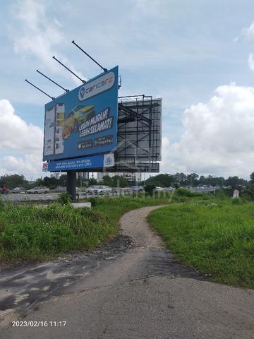 Land beside Pasir Gudang highway 1