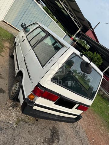 1999 Nissan VANETTE c22 Window Van - 4