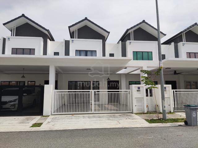 Teres Dua Tingkat Resort Homes Hijayu 2 Bandar Sri Sendayan Seremban 1