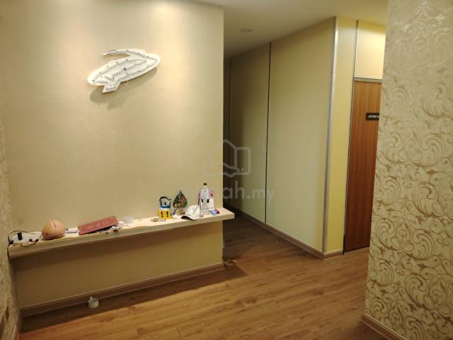 Renovated 1st floor office @ Puchong Prima Business Center near Lrt 1