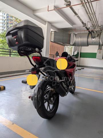 Honda CBR 150R year 2022 like new  - photo 3 of 10