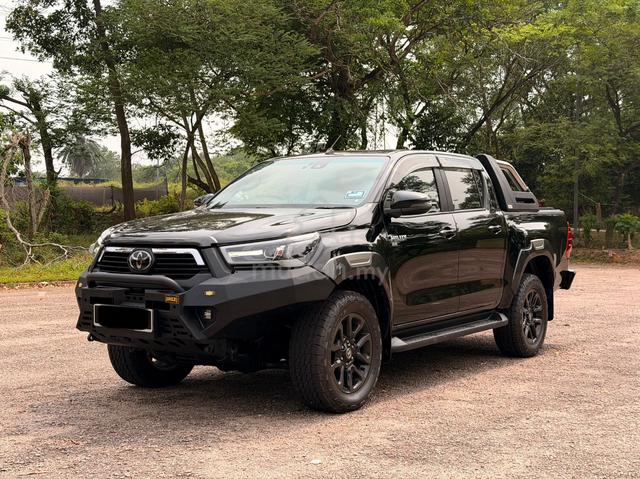 2023 Toyota HILUX 2.8 ROGUE 4X4 Miliage 30K Only - 3