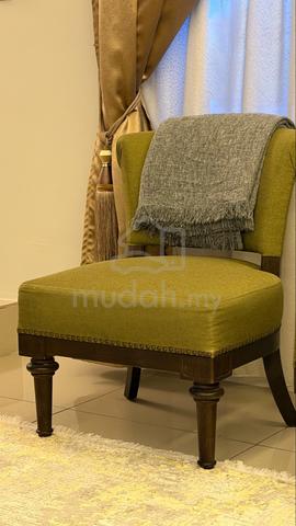 Olive Green Accent Chair – Classic Vintage Style - photo 2 of 3