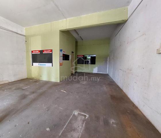 Pending Shoplot Intermediate near to Icom Square For Sale π 1