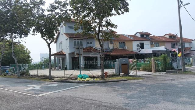 Huge Land Corner Non Bumi 2.5 Storey La Cottage Putra Perdana Puchong 1