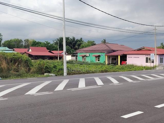 Tanah di kampung Tedong, Merlimau 1