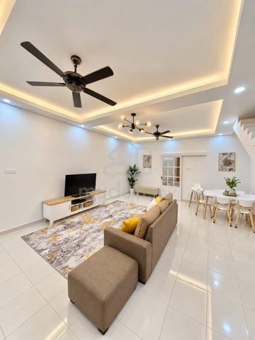 4 Bedrooms | Renovated Unit - Bandar Layangkasa, Pasir Gudang 1