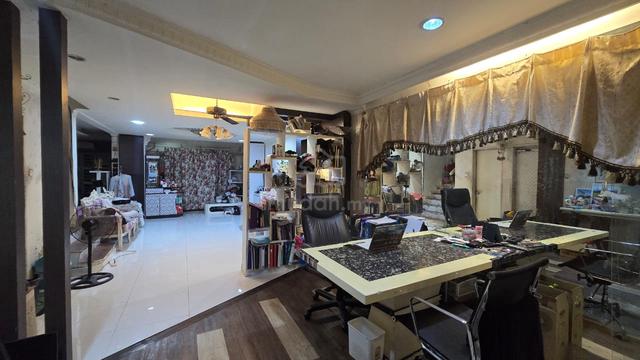 2 sty terrace Kingfisher Ujana 1