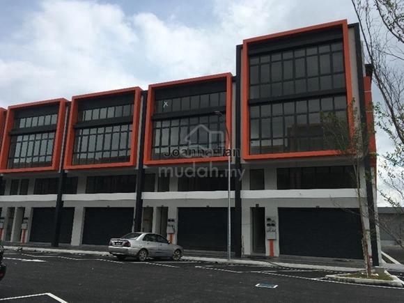 Renovated 2 Storey Link Factory at Seksyen 32 1