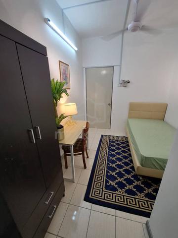Female Single Room @ Istara Condo Sek 52 PJ walk to LRT, BAC, Plaza33 1