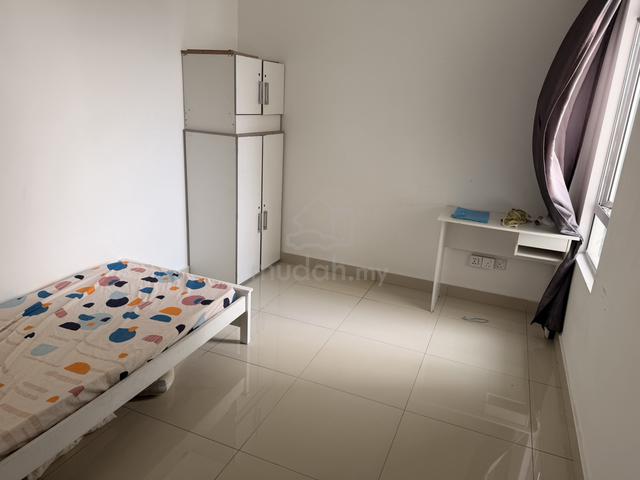 F FURNISHED Medium Room @ Simfoni 2 Residence, Bandar Teknologi Kajang 1
