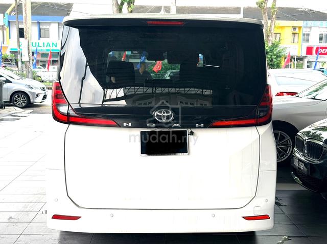 2022 Toyota NOAH 2.0 X (A) Low Mileage - 4
